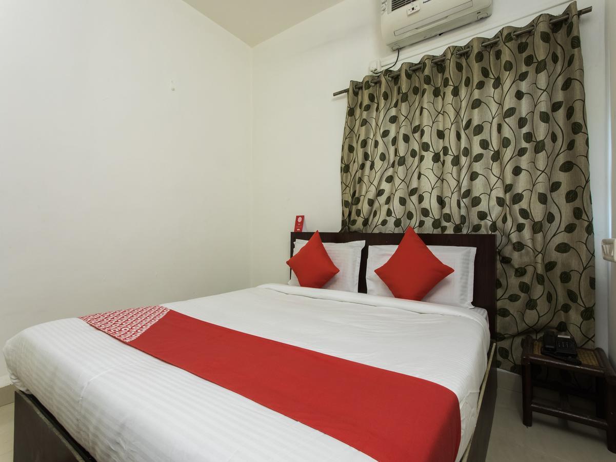Oyo 14856 Resort Raghav Palace Indore Buitenkant foto