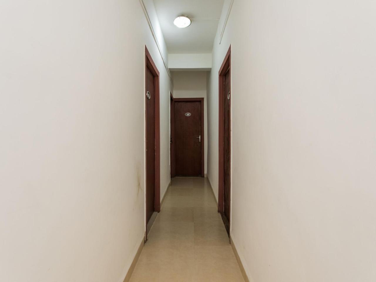 Oyo 14856 Resort Raghav Palace Indore Buitenkant foto